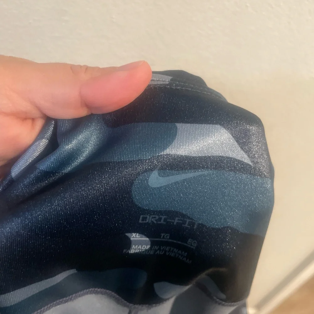 Nike Black‎ and Gray Camouflage Leggings Size XL